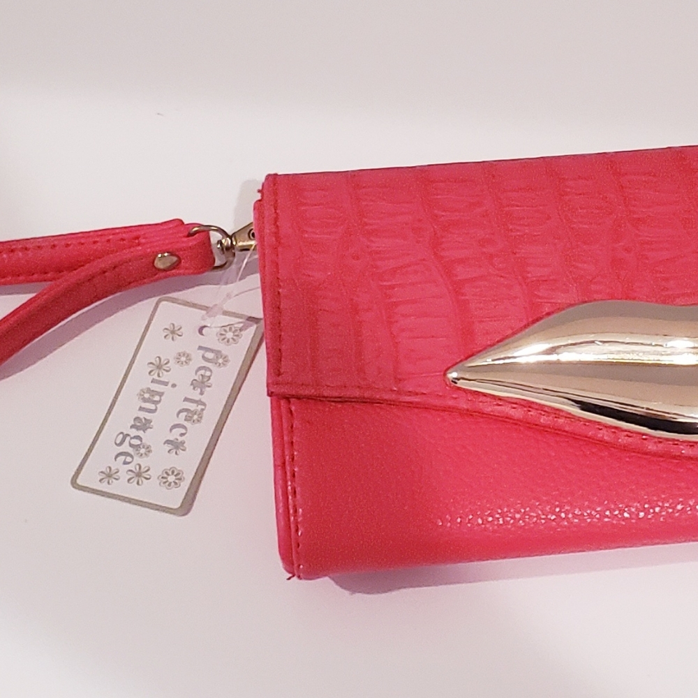 NWT Gold Lips Wristlet - Picture 2 of 5